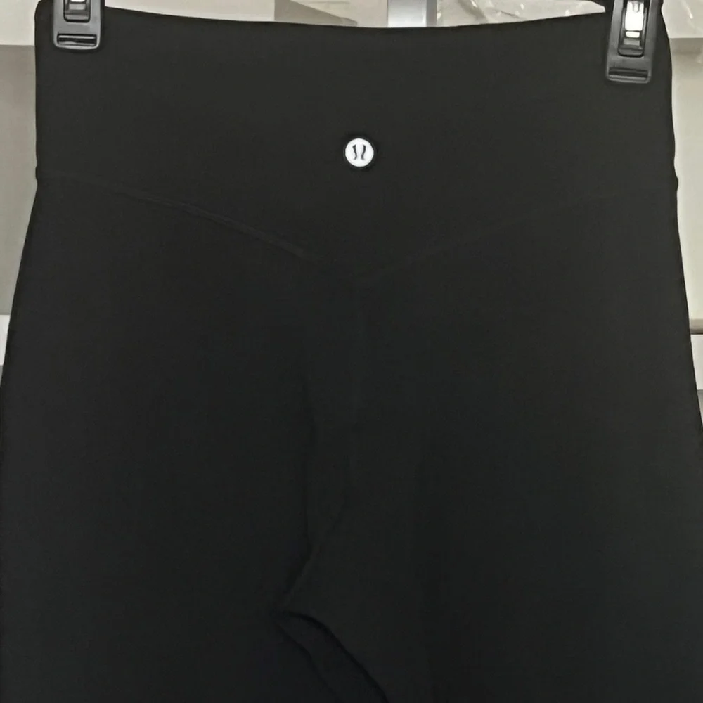 Lululemon Align Jogger Crop SZ 4 BLK Yoga Workout Gym Stretch Lightweight Nulu - Picture 7 of 9